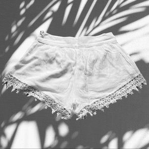 White lace trim shorts